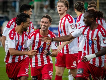 Zu sehen sind Spieler vom VfV Hildesheim 